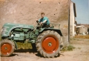 Wellingen Albert mit Traktor 1960.jpg